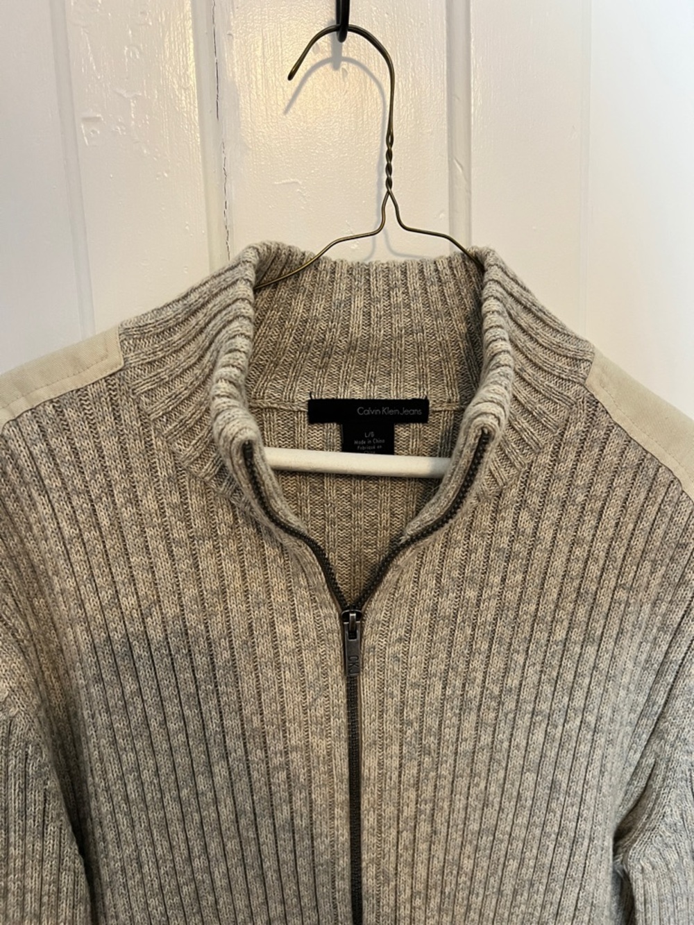 Calvin Klein Jeans Men's Ribbed Zip-Up Sweater - Light Gray with Cream Accents